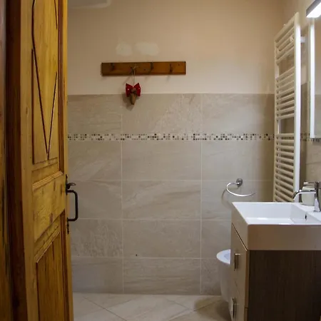 Maison Carrel Elegant 2 بيريوِل تْشيرفينيا